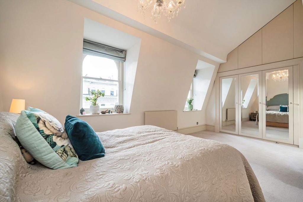 Property photo 3 of 8