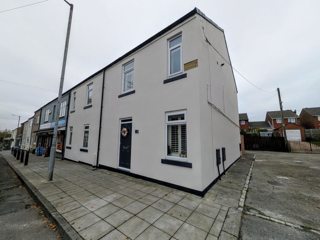 Property photo 1 of 17 1000001872