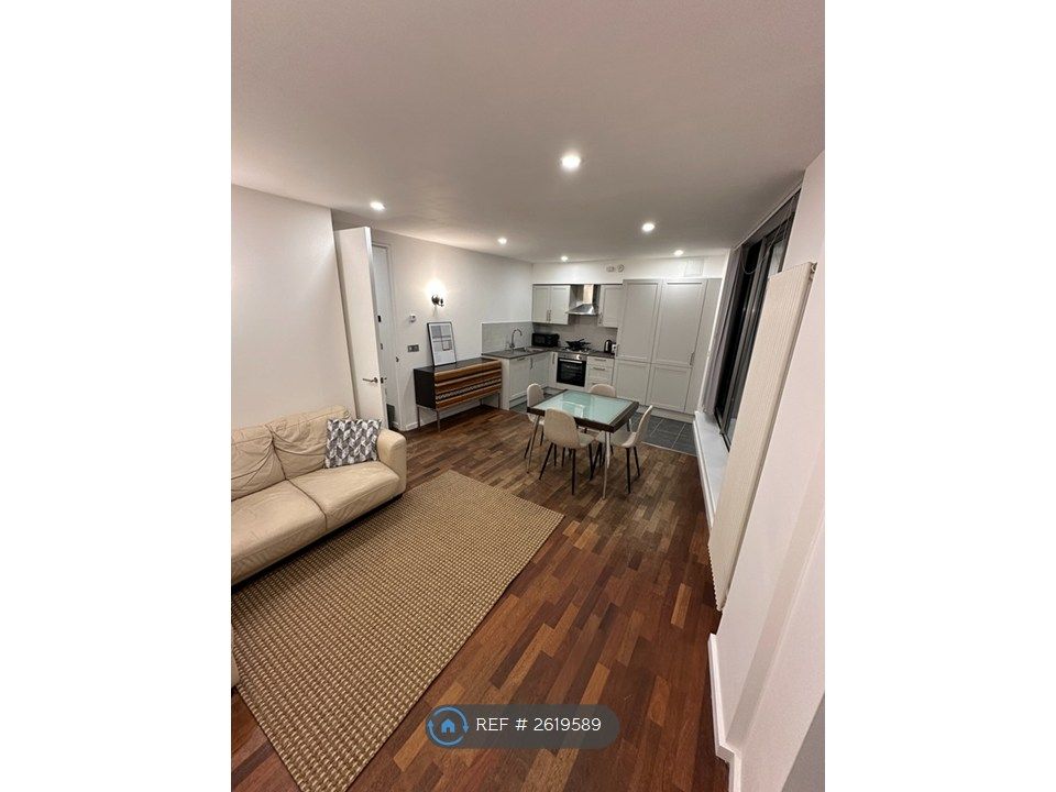 Property photo 1 of 12 Living Room