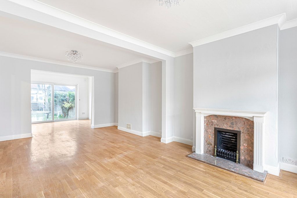 Property photo 2 of 18 Reception/Kitchen