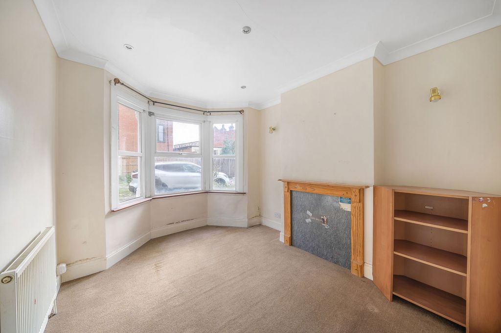 Property photo 3 of 17
