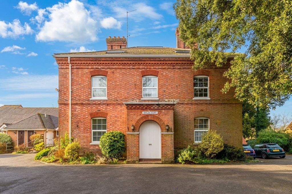 Property photo 1 of 8