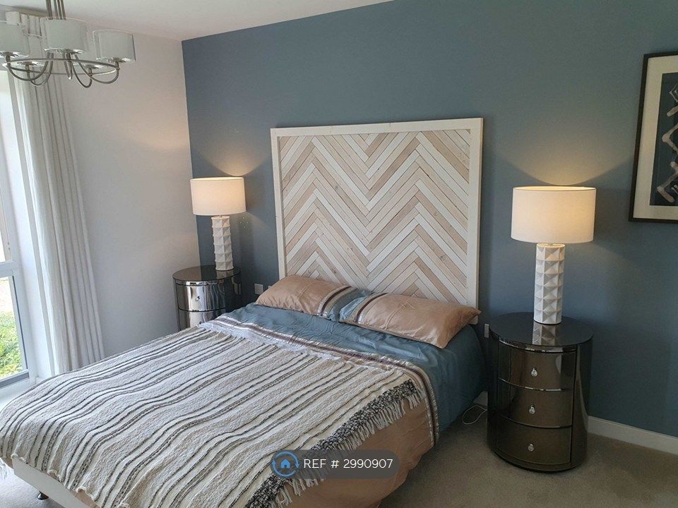 Property photo 3 of 12 Master Bedroom