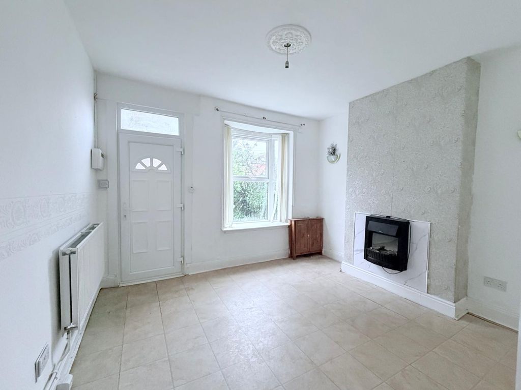 Property photo 3 of 19 Gallery