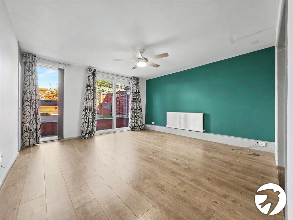 Property photo 2 of 18 Picture No. 21