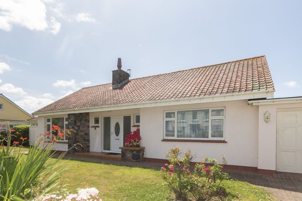 Property photo 2 of 16 Picture No. 01