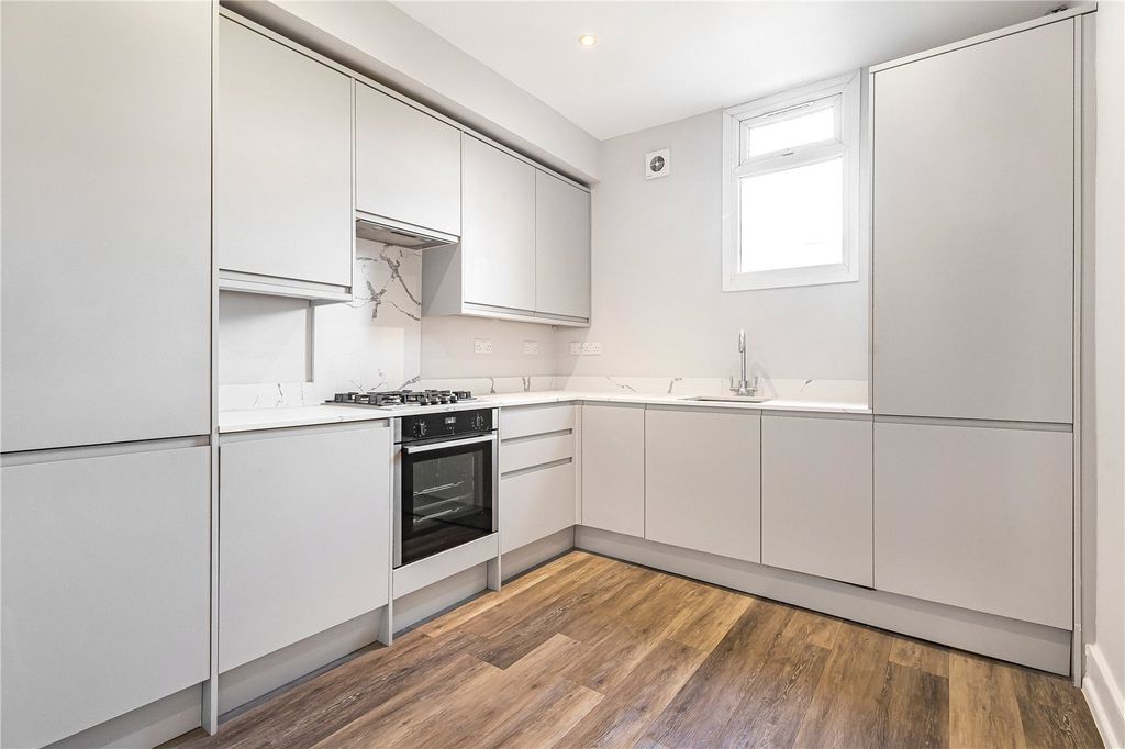 Property photo 2 of 14 Kitchen