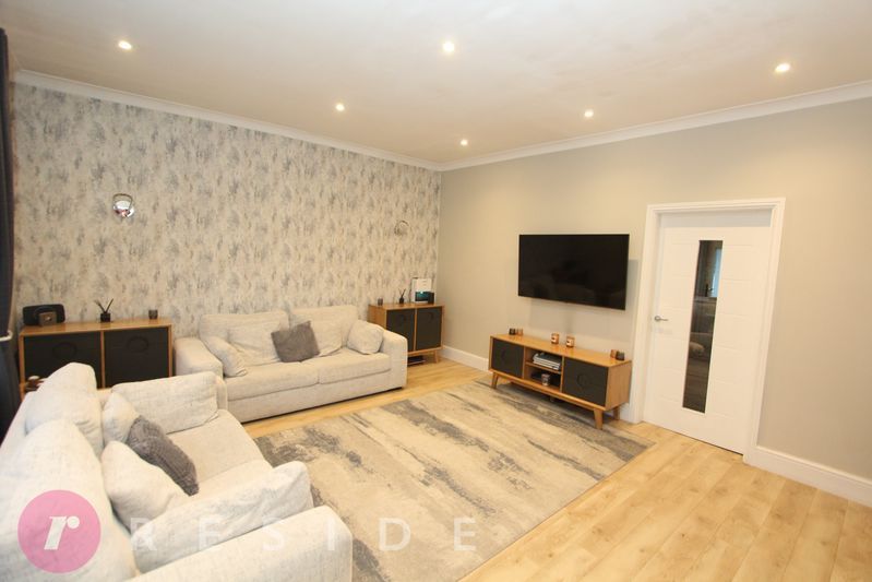 Property photo 2 of 13 Lounge