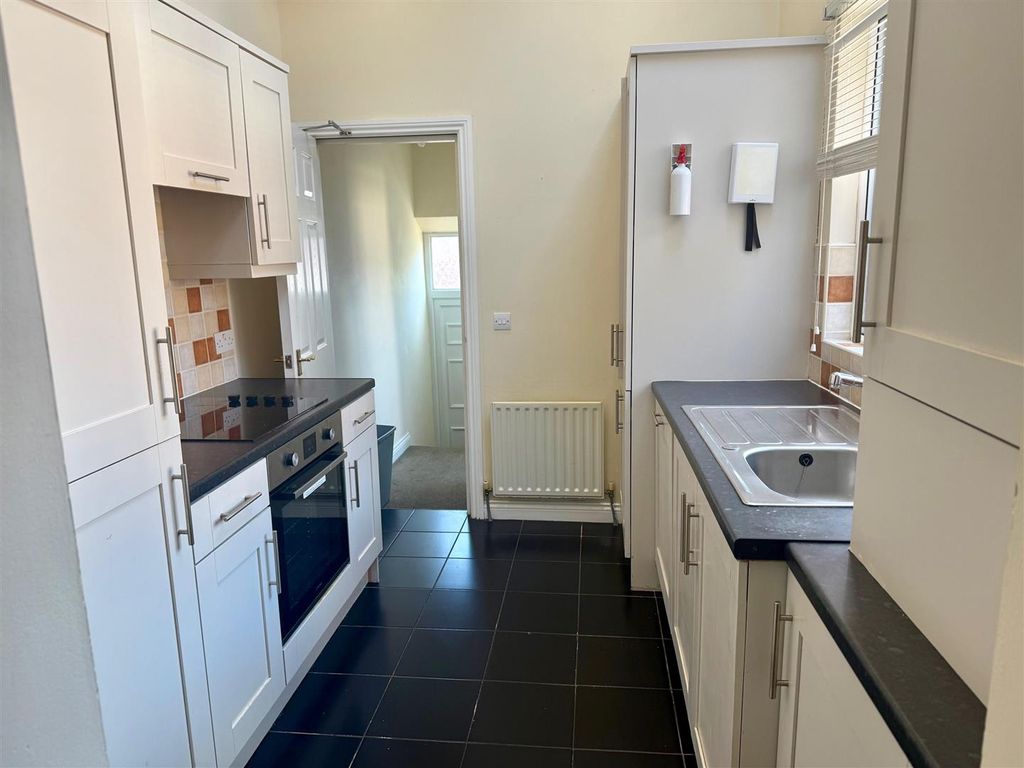Property photo 1 of 13 Kitchen.Jpg