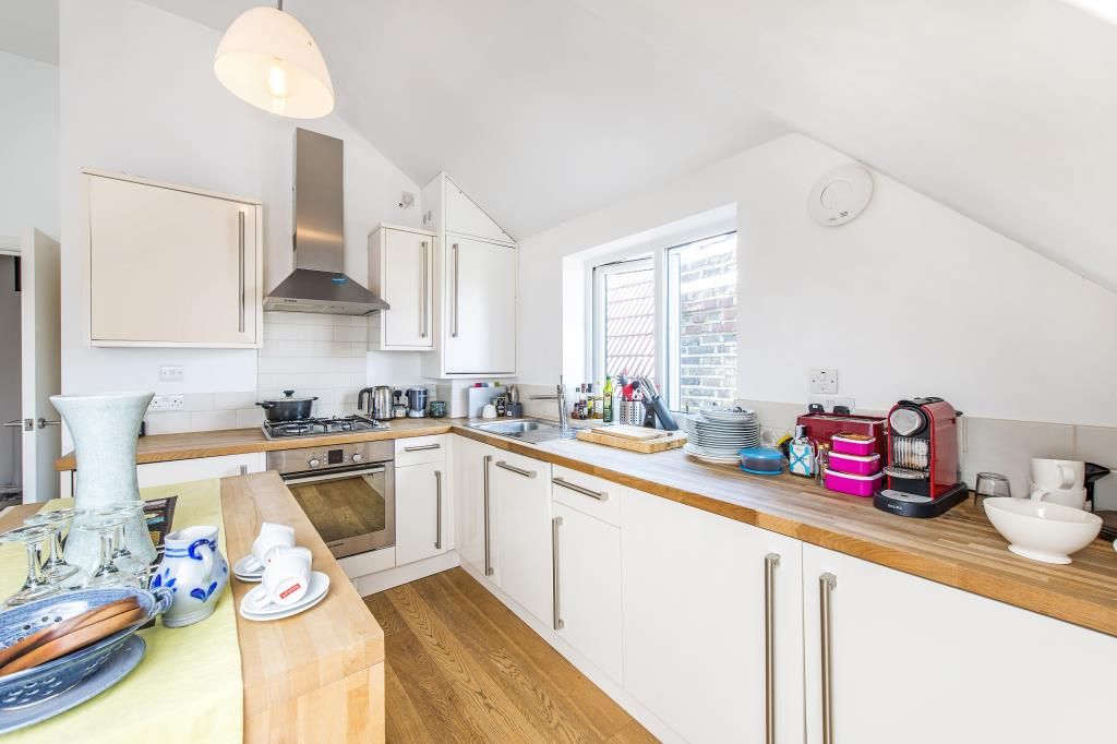 Property photo 3 of 10 Kitchen