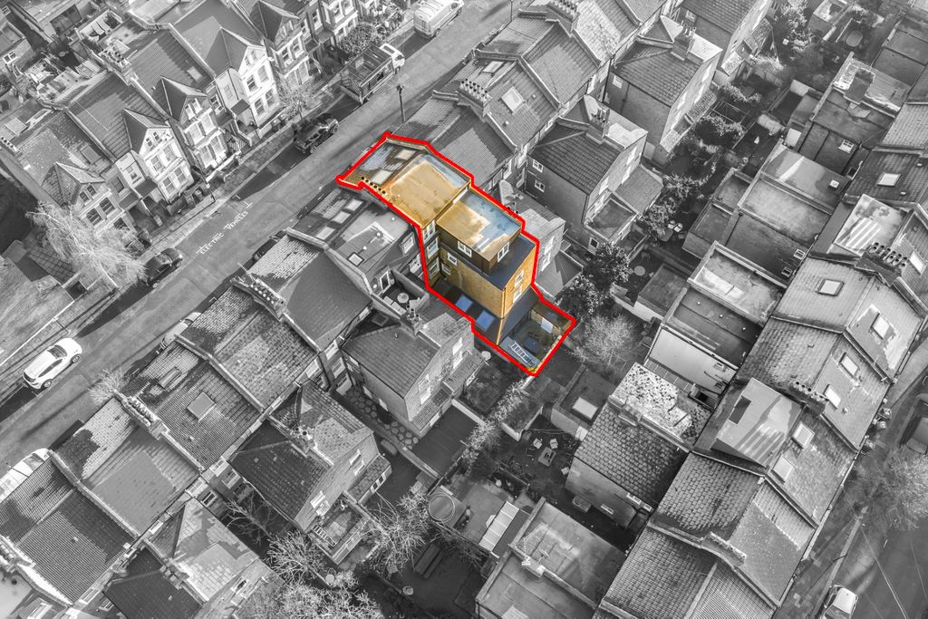 Property photo 2 of 16