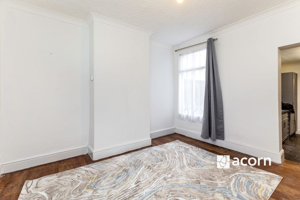 Property photo 3 of 10 Reception