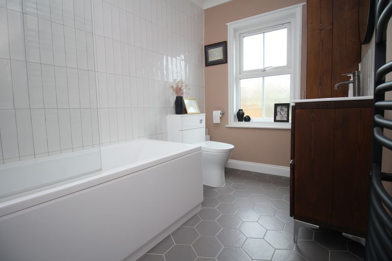 Property photo 3 of 17 Photo 12