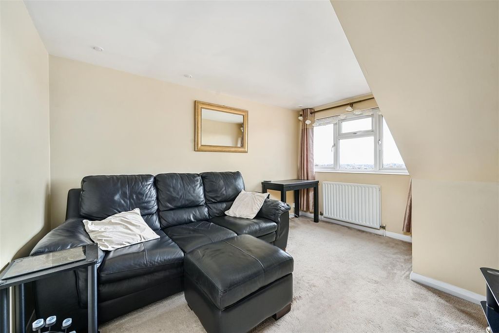 Property photo 1 of 14 Old Shoreham Rd, Bn3 (6).Jpg