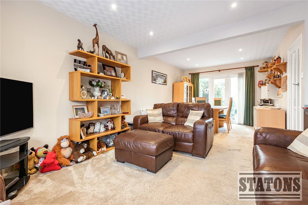 Property photo 3 of 22 Picture No. 05
