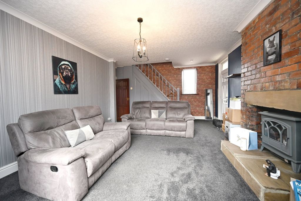 Property photo 2 of 21