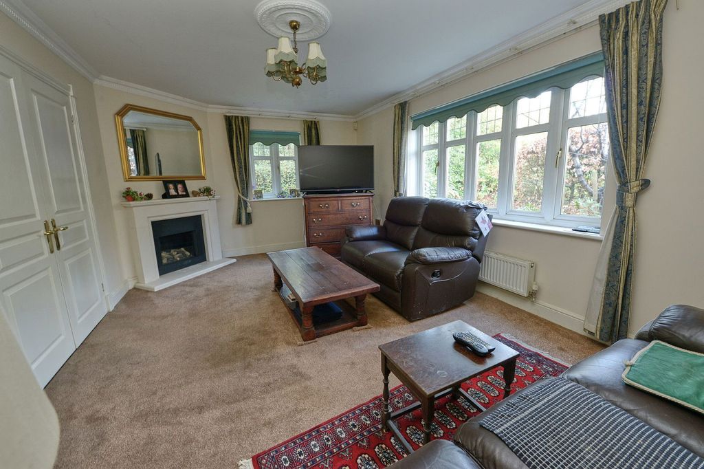 Property photo 3 of 21