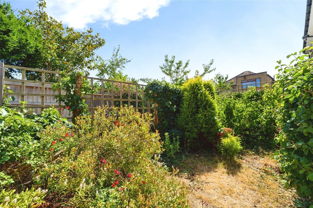 Property photo 2 of 16 Picture No. 14