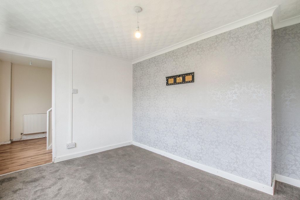 Property photo 3 of 9 Bedroom