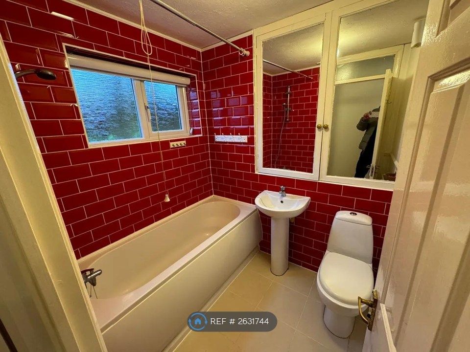 Property photo 3 of 6