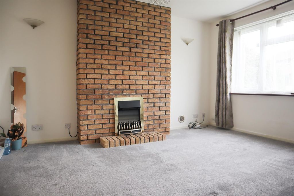 Property photo 3 of 12 Feature Fireplace