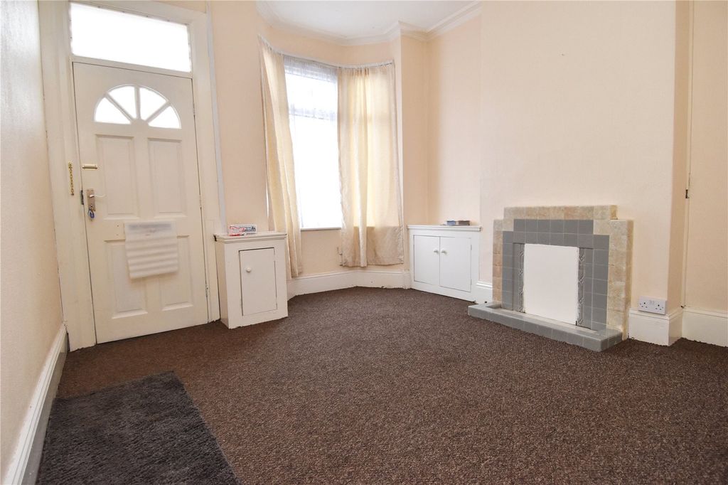 Property photo 2 of 10 Picture No. 18