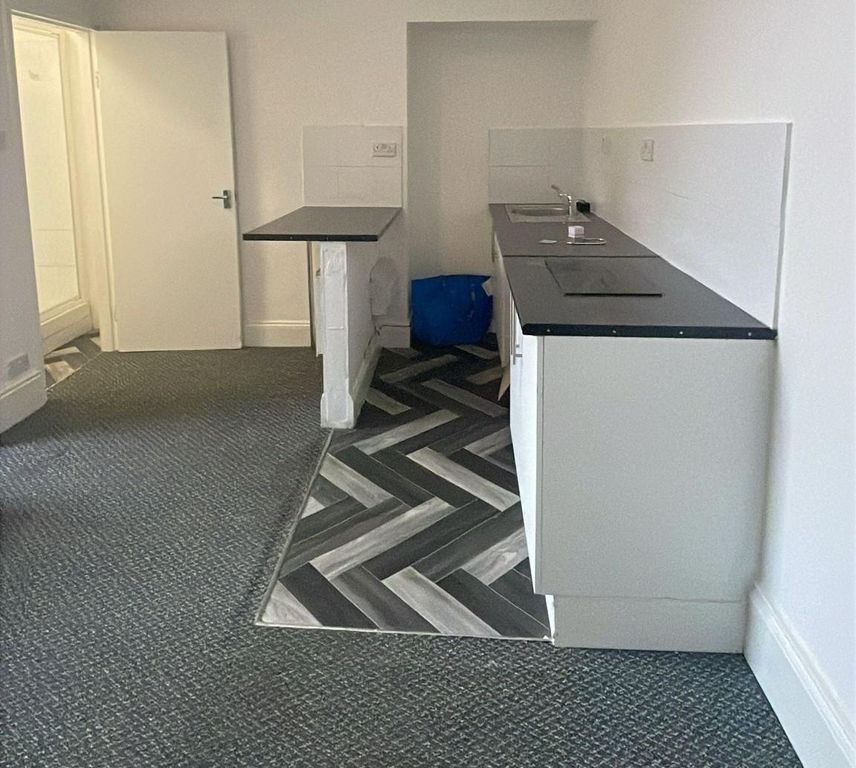 Property photo 2 of 4 Flat 4, 9 Hartington Road 11.Jpg