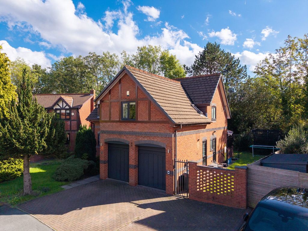 Property photo 1 of 40