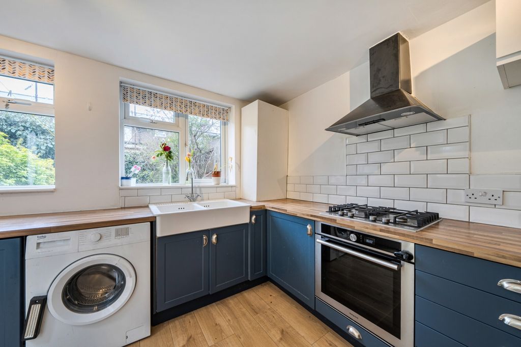 Property photo 2 of 20 Kitchen