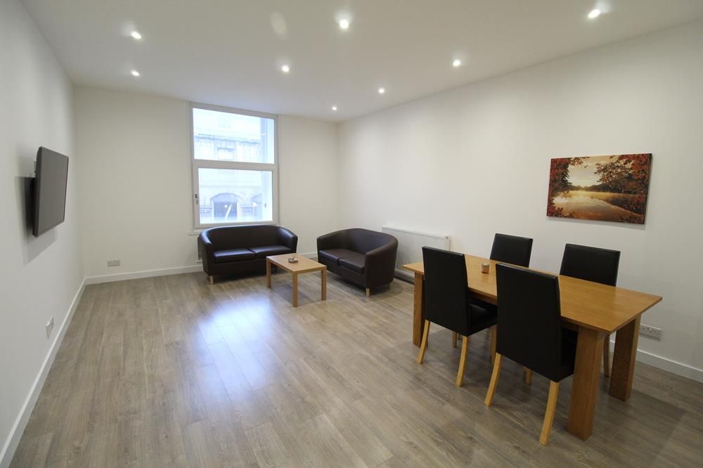 Property photo 1 of 5 Lounge Pic 2