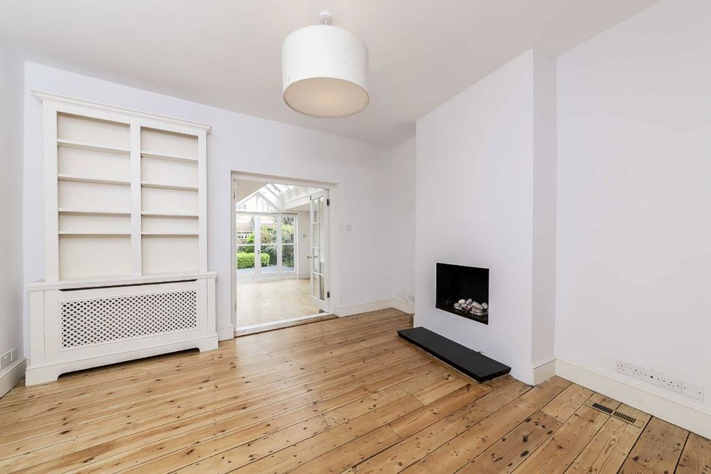 Property photo 3 of 9