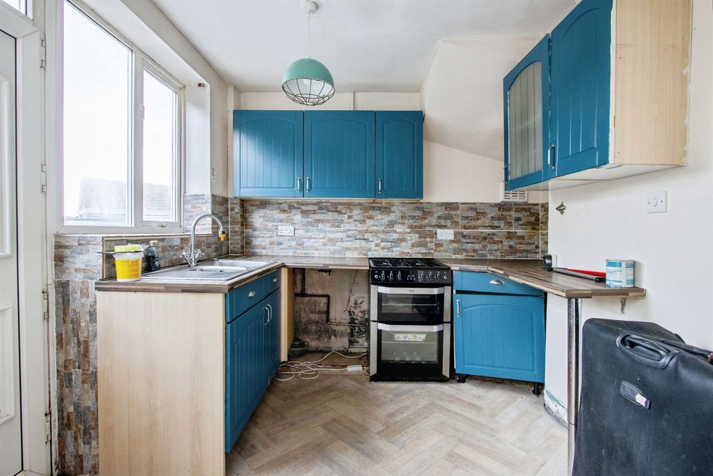 Property photo 2 of 16