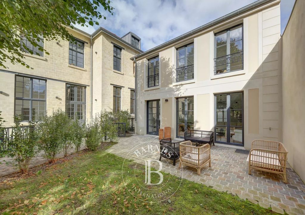 Property photo 2 of 34