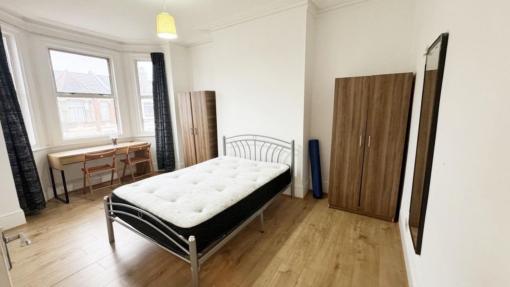 Property photo 1 of 3