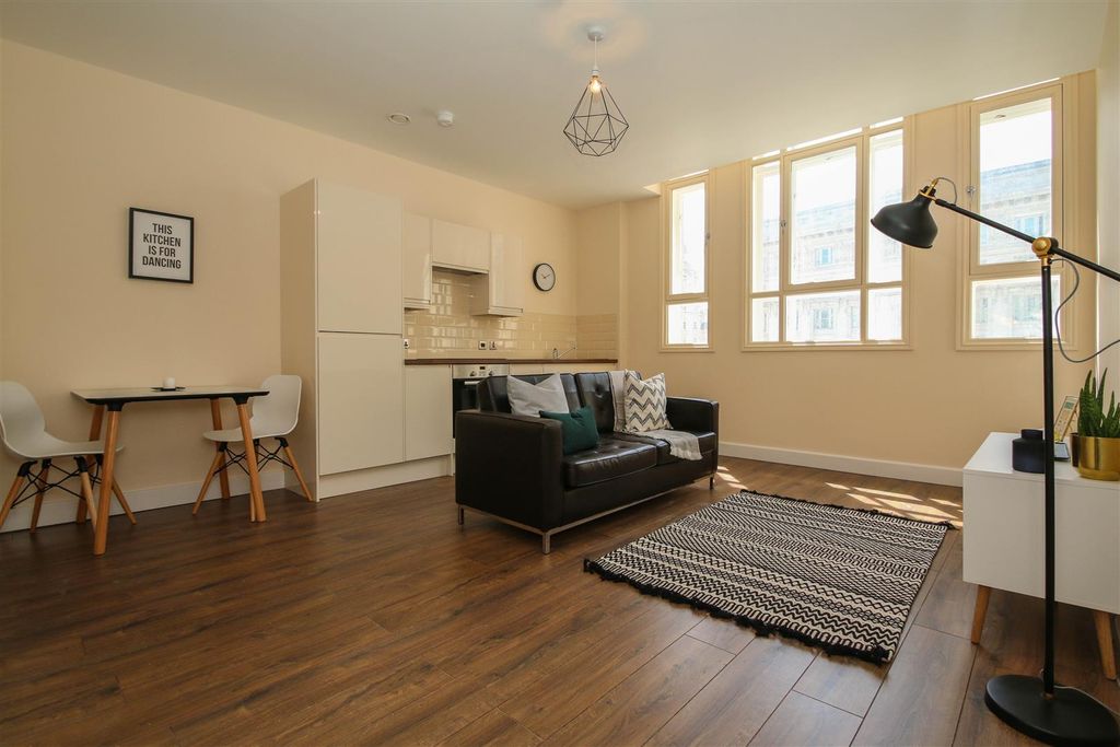 Property photo 3 of 7 Lounge/Dner