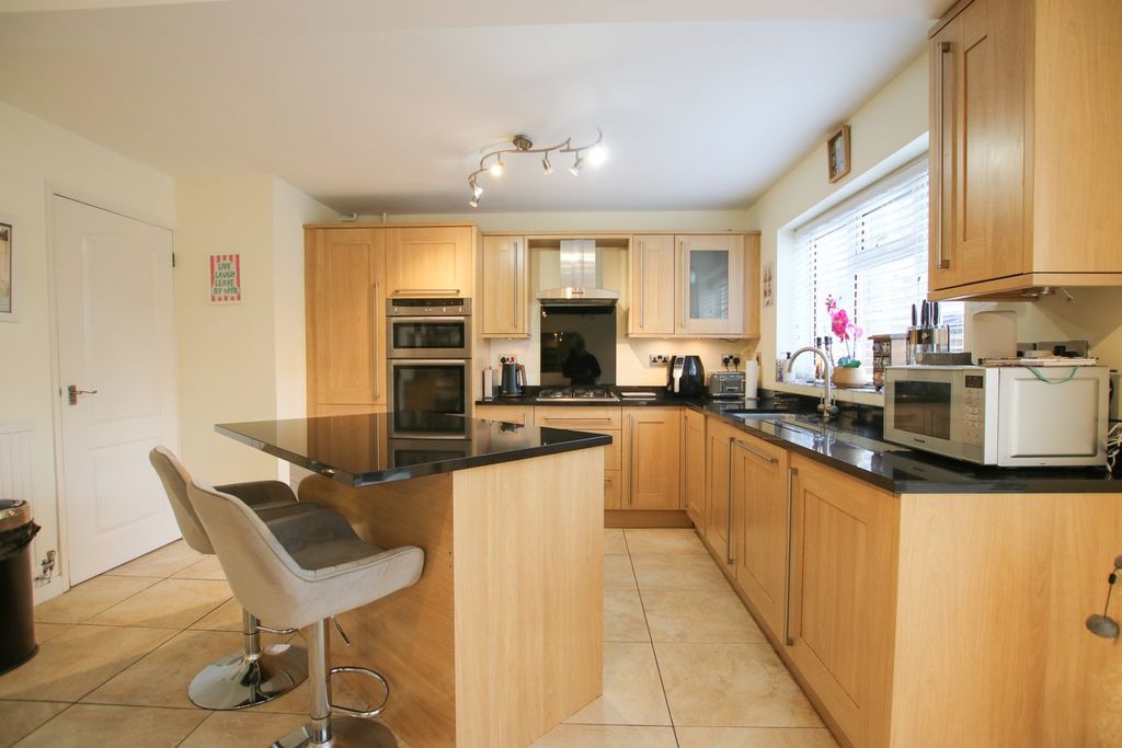 Property photo 2 of 24