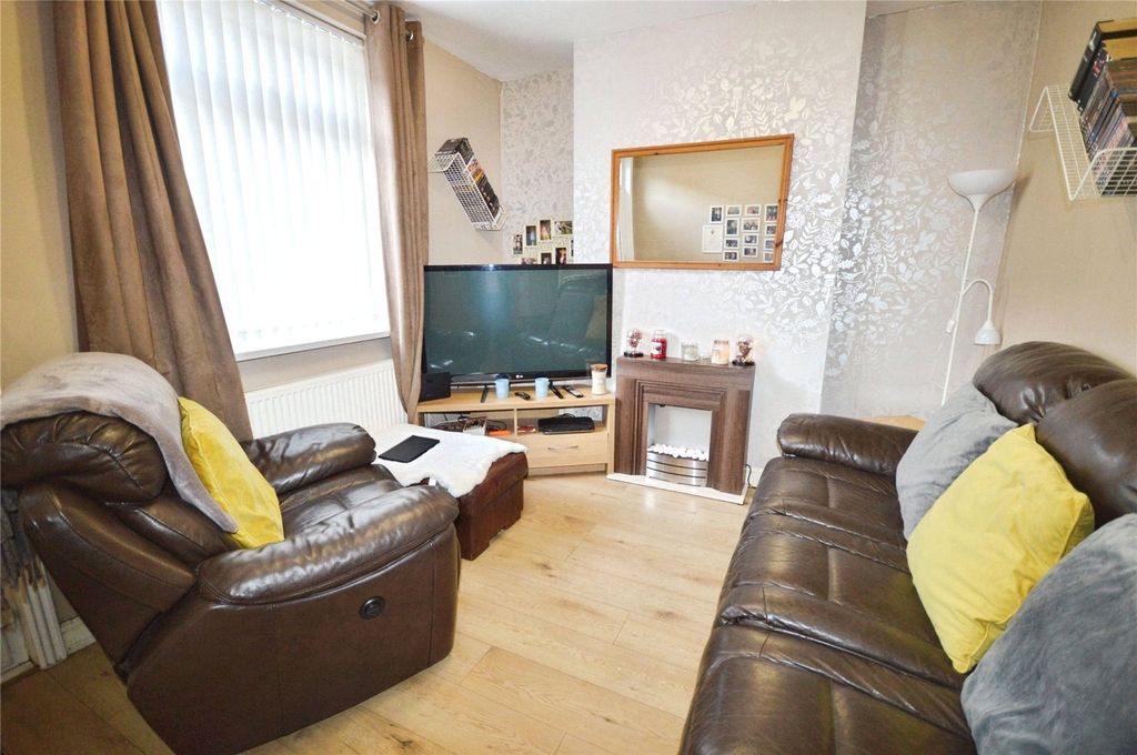 Property photo 2 of 10 Lounge