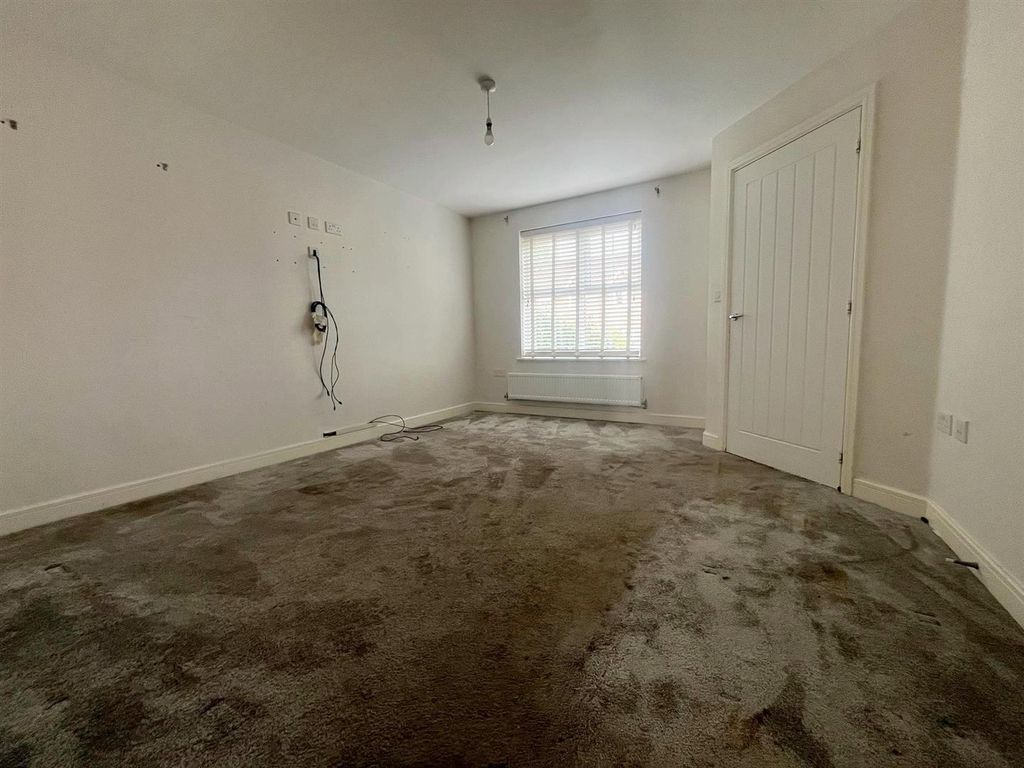 Property photo 3 of 19 Image.Png