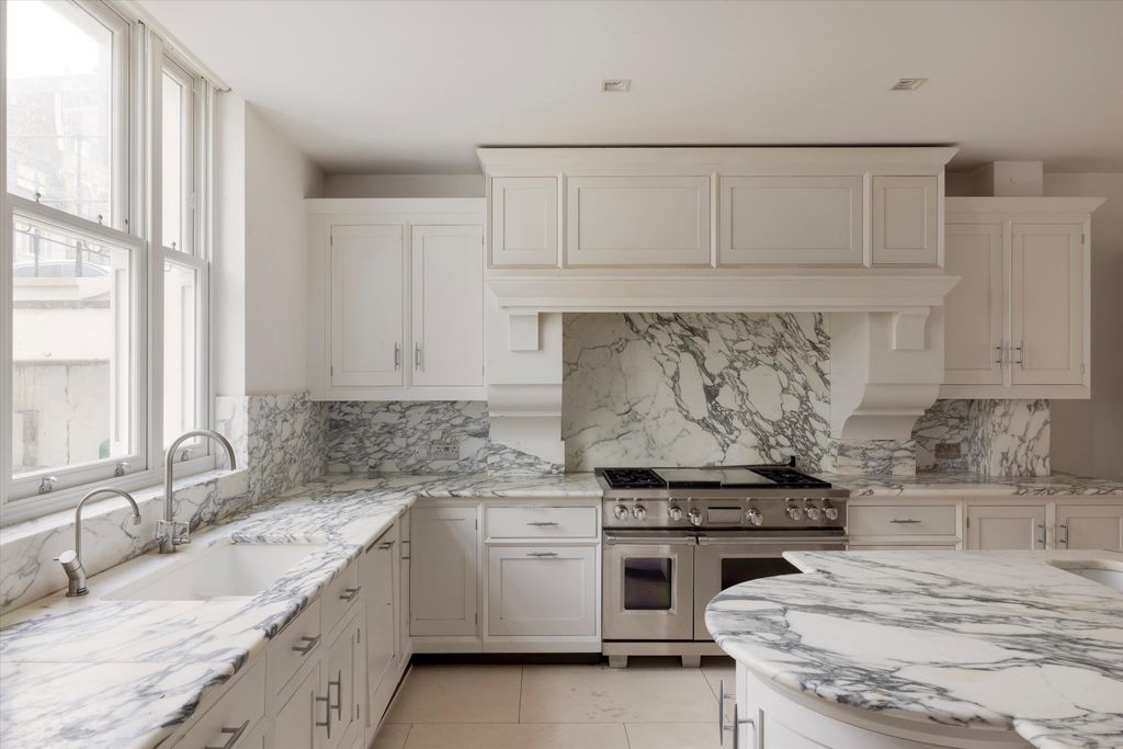 Property photo 3 of 14 Image