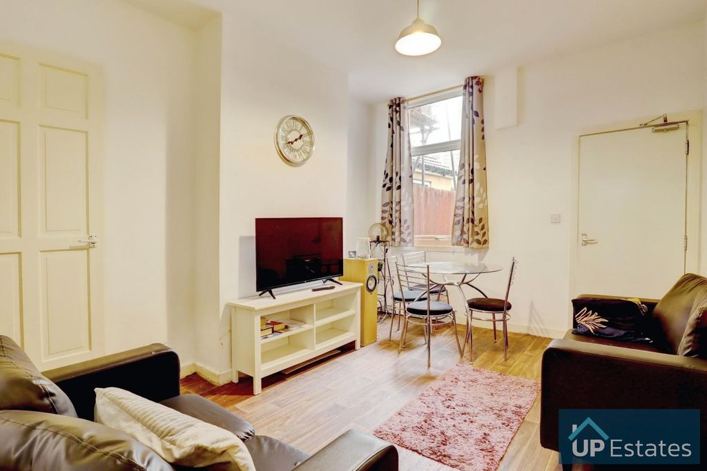 Property photo 2 of 8 Living Room