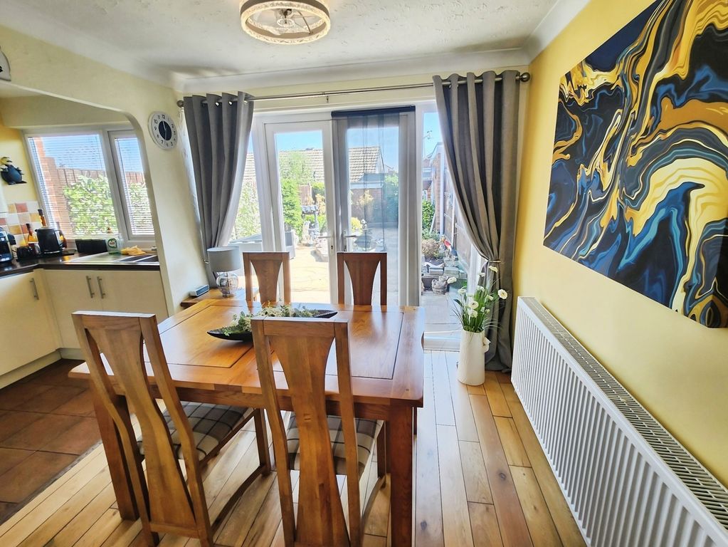 Property photo 3 of 14 Dining Room
