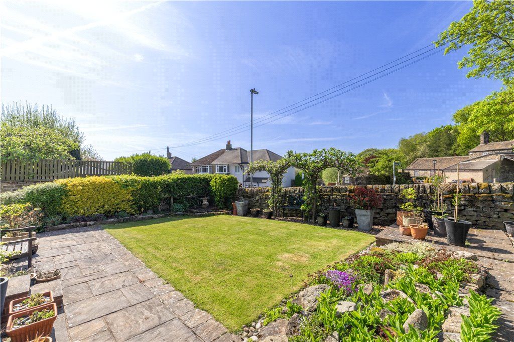 Property photo 2 of 18 Gardens