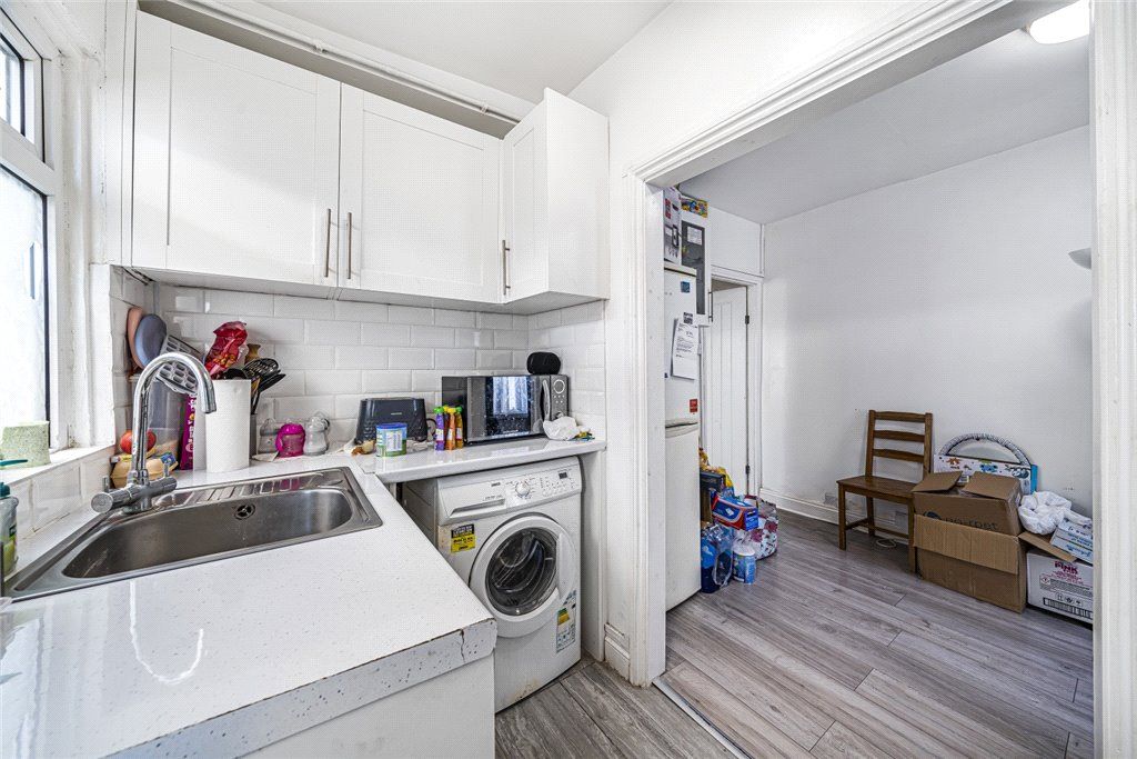 Property photo 3 of 15 Kitchen