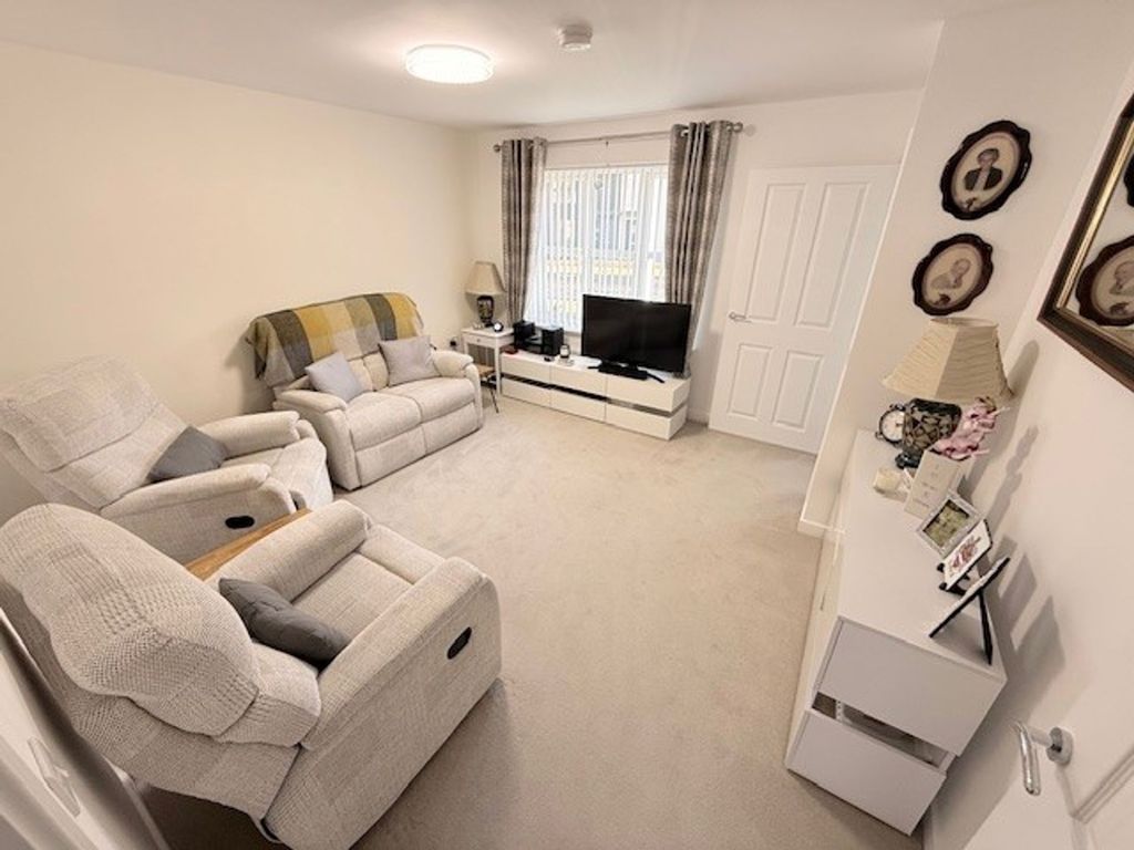 Property photo 2 of 29