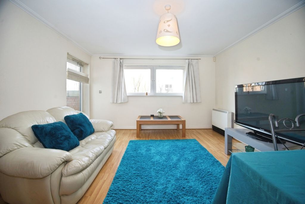 Property photo 3 of 19 Living/Dining Area