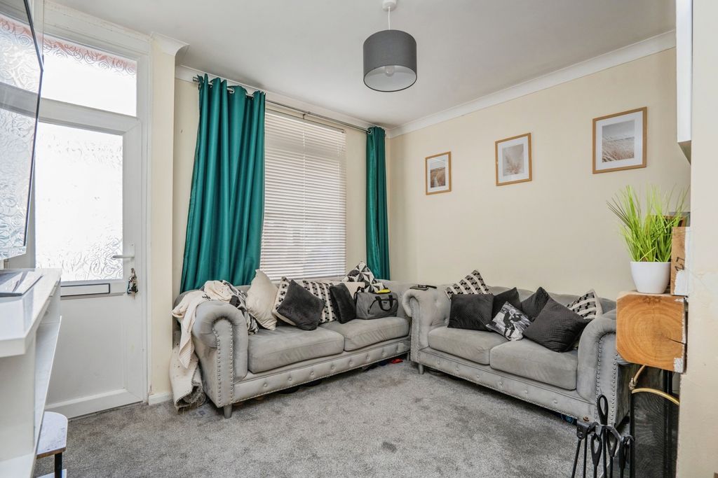 Property photo 2 of 17 Pbox-Img.Jpg