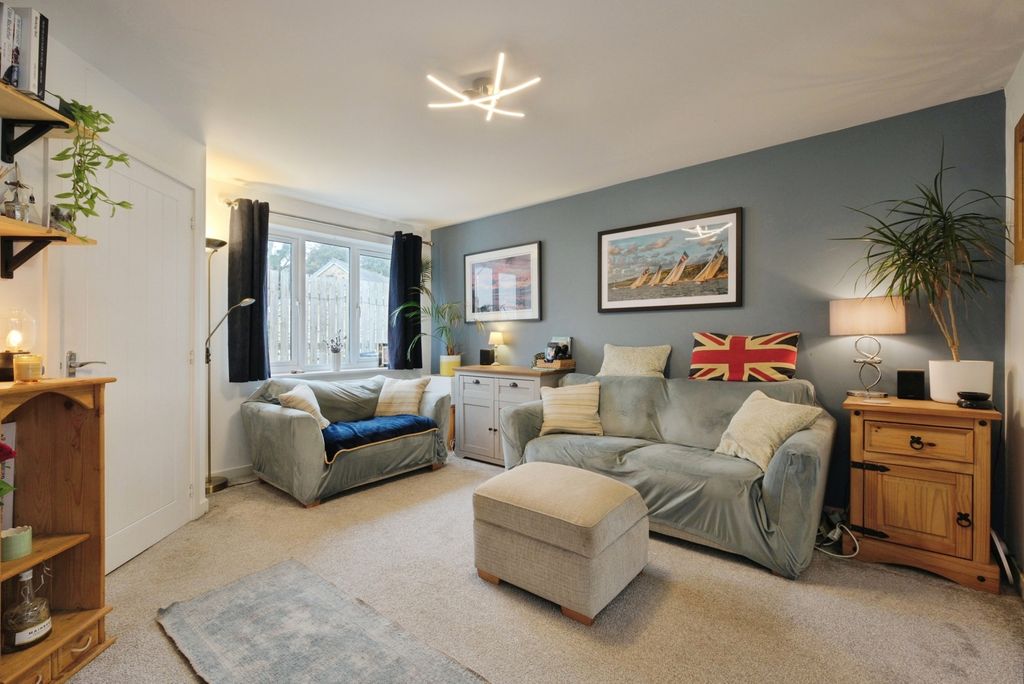 Property photo 2 of 19 Pbox-Img.Jpg