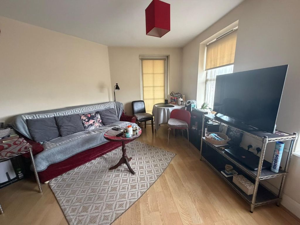 Property photo 1 of 13 Living Room