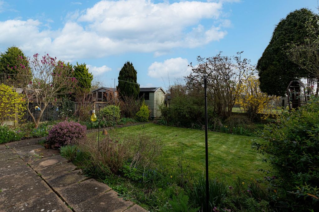 Property photo 2 of 21