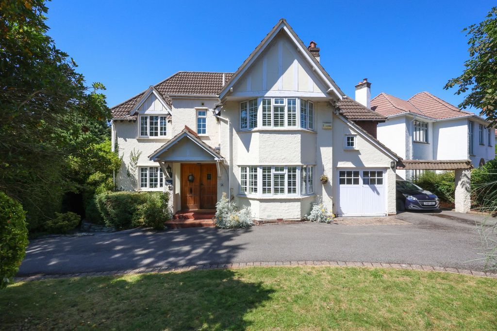 Property photo 1 of 16 External